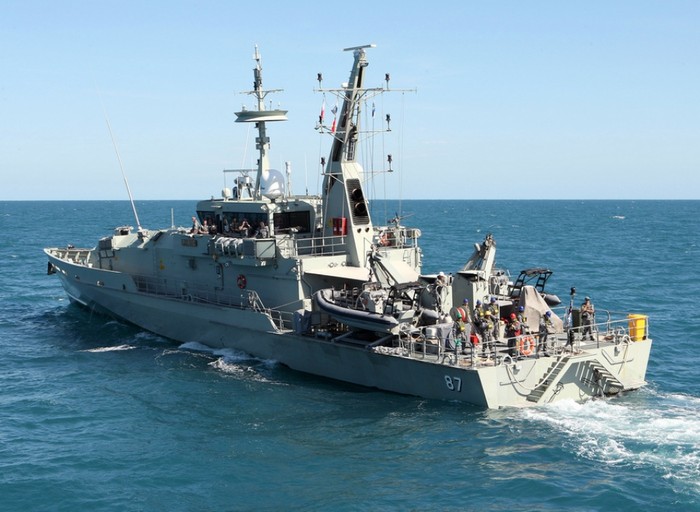 Tàu tuần tra bảo vệ bờ biển lớp Armidale của Hải quân Australia có lượng giãn nước 270 tấn